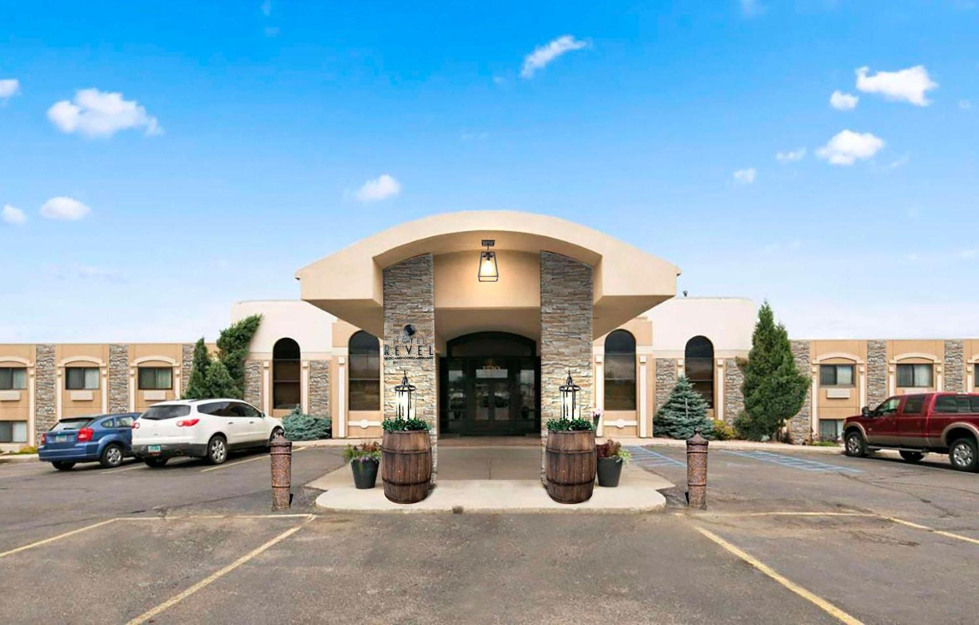 Revel Hotel Minot - Surestay Collection By Best Western Exterior photo
